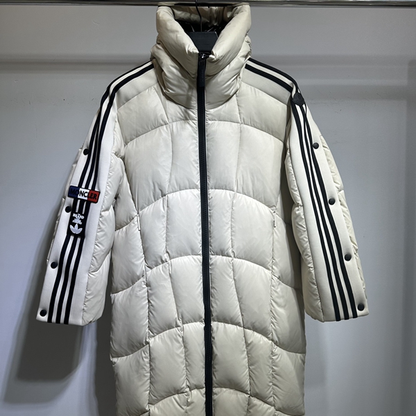 ハイクオリティダウンジャケット背面デザイン